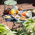 Hotel Ibis Centre Champ De Mars 3*