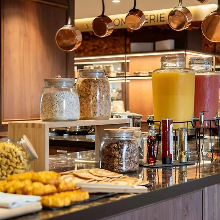 Ibis Centre Champ De Mars Готель 3*
