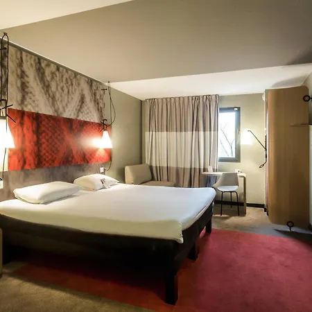 Ibis Centre Champ De Mars 3*