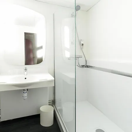 Ibis Centre Champ De Mars 3*