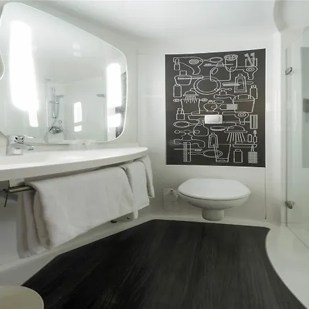 Hotel Ibis Centre Champ De Mars 3*