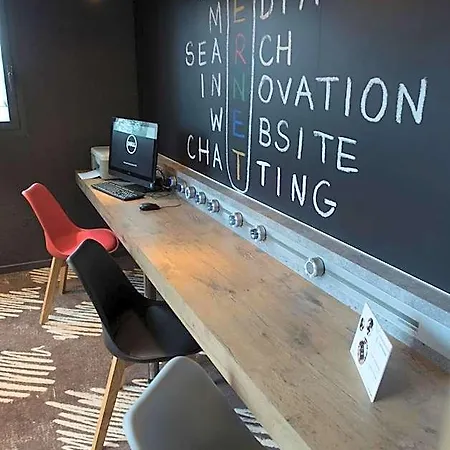 Hotel Ibis Centre Champ De Mars 3*