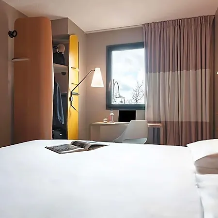 Hotel Ibis Centre Champ De Mars 3*