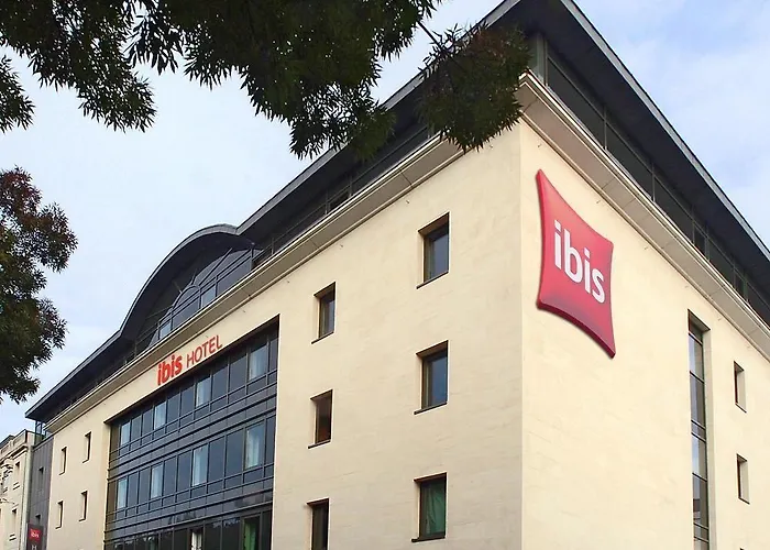 Hotel Ibis Centre Champ De Mars 3*