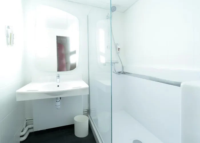 Ibis Centre Champ De Mars 3*