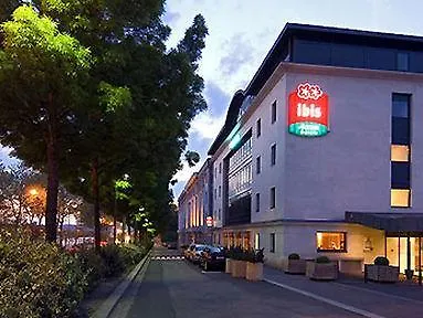 Ibis Centre Champ De Mars 3*