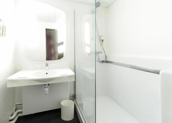 Ibis Centre Champ De Mars 3*